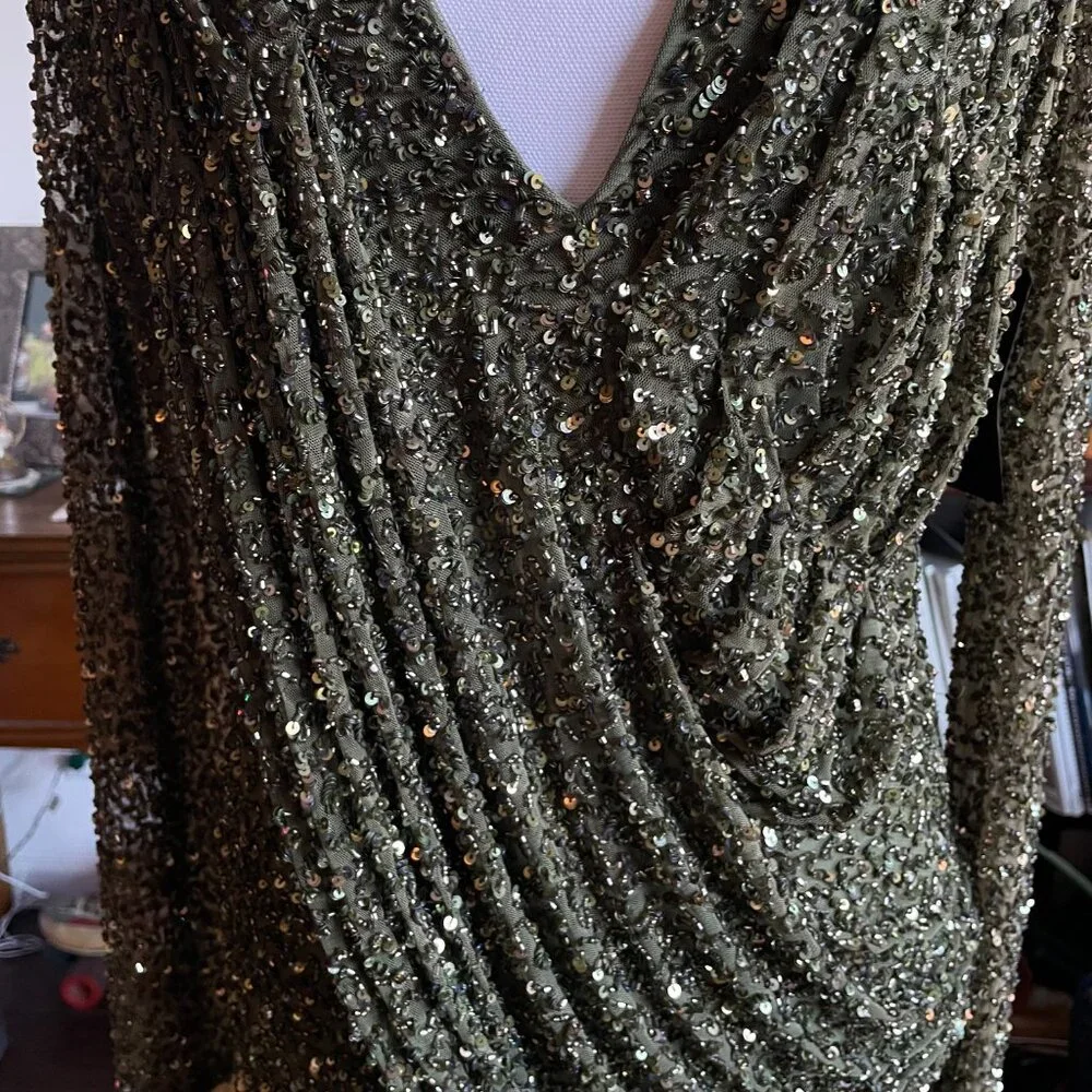 NWT Retrofête Green Long Sleeve Sequin Dress With Plunging Neckline Size L - Picture 7 of 15